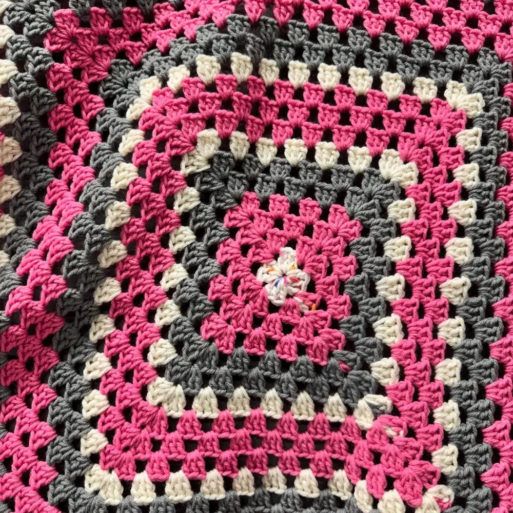 UNISEX Baby Blanket Handmade Classic‎ Retro Look Afghan NWOT STYLE #830